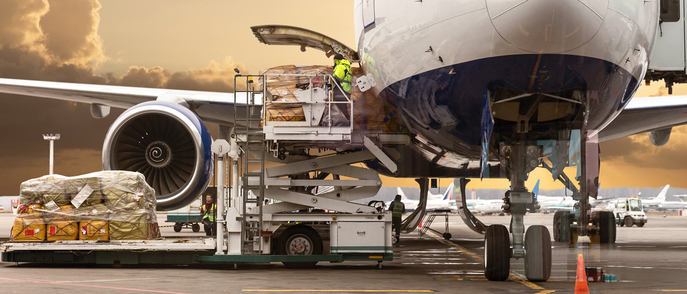 AirFreight_Cargo_Crate_Expedited_Fast_Overnight_ByNoon_Guaranteed_OnDemand_Network_Delivery_National_Shipment_R_Hero.jpg